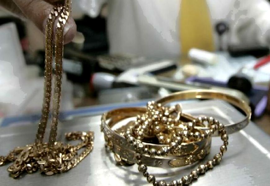 Factors in the price of gold