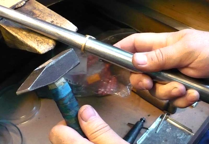 Roll out the ring in a jewelry shop
